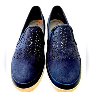 SPERRY loafers, dark blue suede, perforated patterns, sz 7.5M, cushioned inside